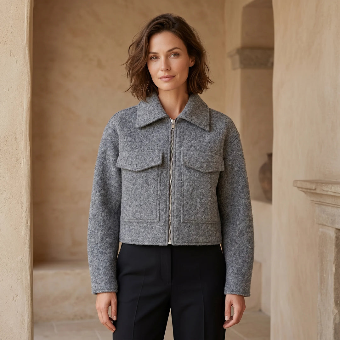 Cropped Wool-Blend Jacket – Chic Warmth for Versatile Winter Outfits