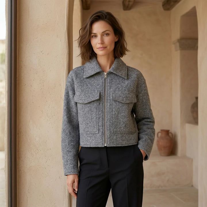 Cropped Wool-Blend Jacket – Chic Warmth for Versatile Winter Outfits
